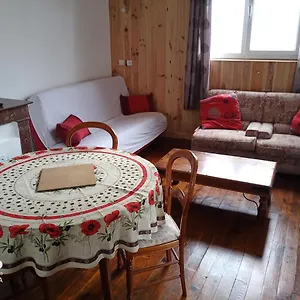 Proche De Saint-Laurent-de-Neste